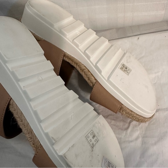 Eileen Fisher Wedge Sandals - Picture 13 of 13